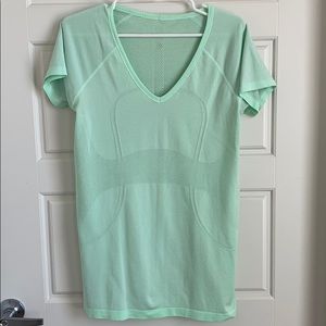 Lululemon swiftly tech v neck short sleeve
